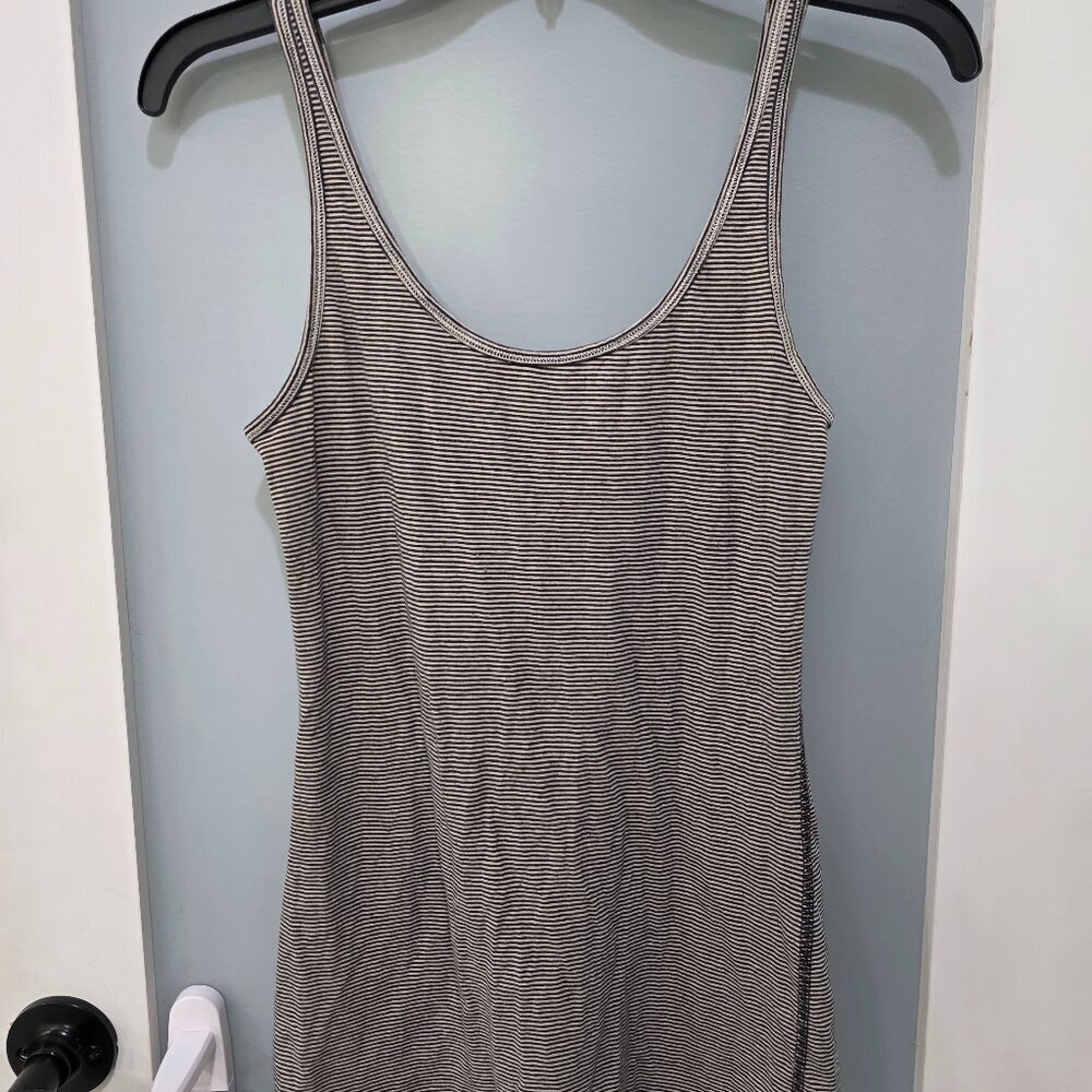 Lululemon Striped Tank + Lululemon Grey‎ Racerback Tank Bundle – Stretchy